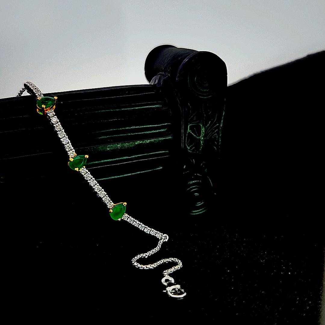 Stereling green sparkle stone